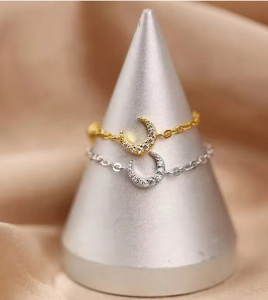 Crescent Moon Chain Ring (silver)