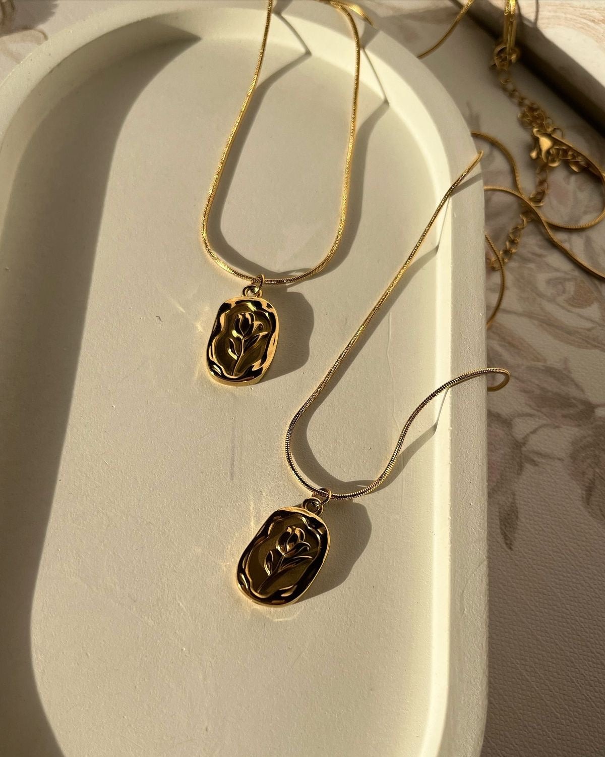 Rose Pendant Necklace